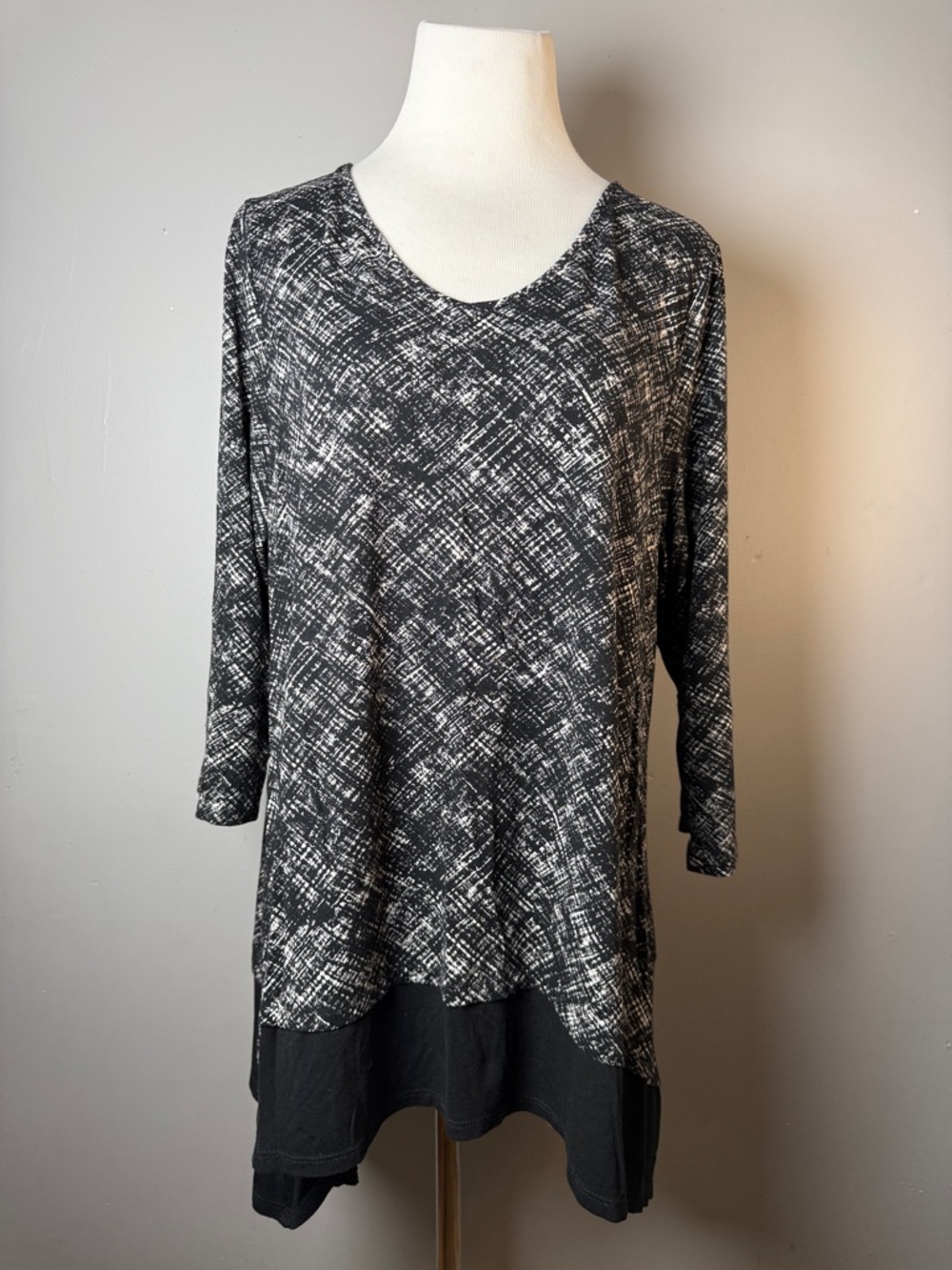 Black & White Print Tunic Top